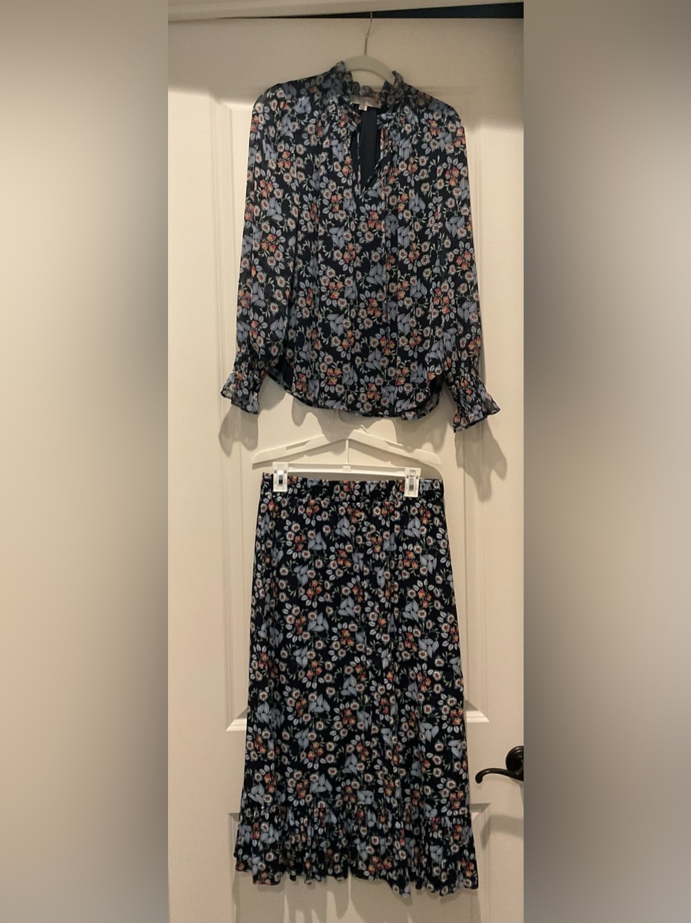 NWOT Loft Floral Boho Smocked Ruffle Tie Neck Blouse and matching skirt lg
